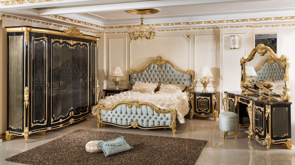 Royal Classic Upholstered Bed