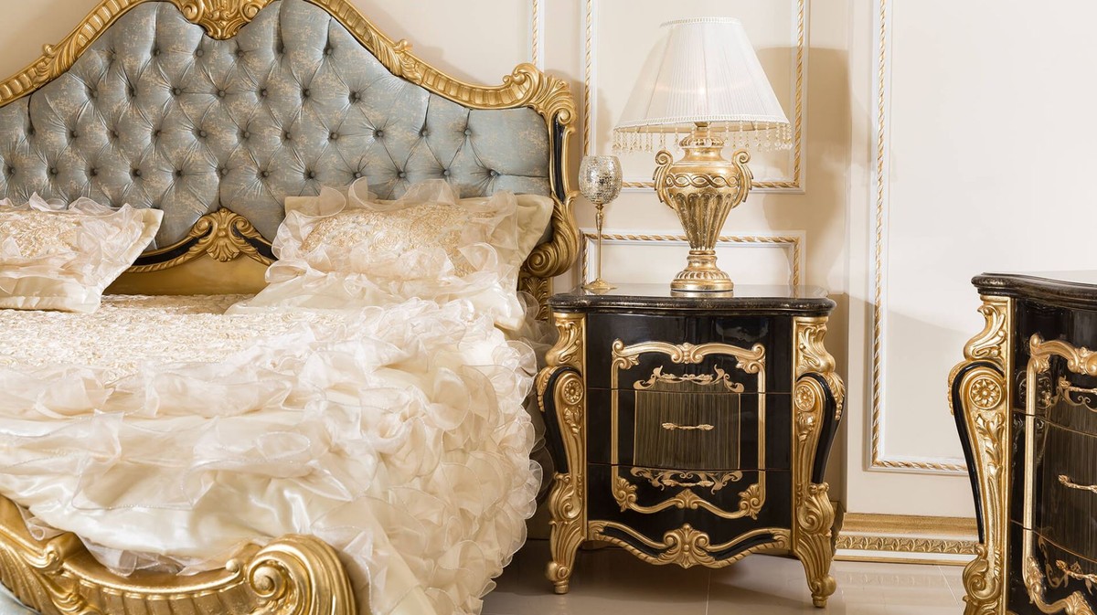 Royal Classic Upholstered Bed - Image 4
