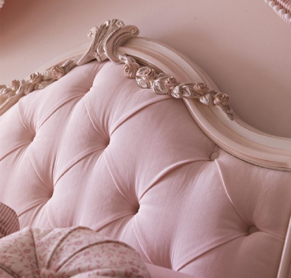 Royal Craft Furniture Classic Italian Handcrafted Delhi Premium Luxury Bed for Mansion - Image 5