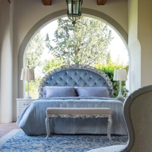 Royal Craft Furniture Luxury Hand Carved Mumbai High End Classic Italian Bed for Villa